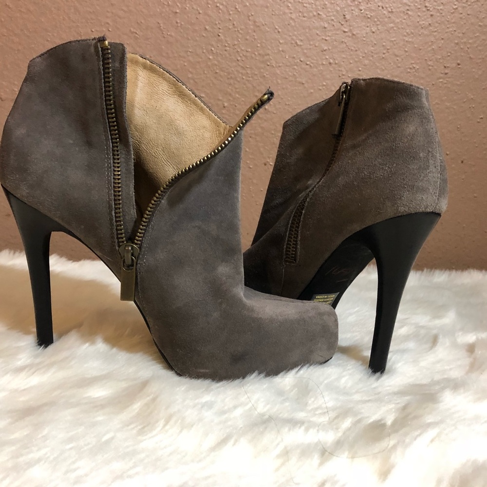 Jessica Simpson Women's Ankle Bootie boots Suede